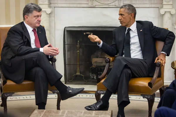 Presidenterna barack obama och petro poroshenko — Stockfoto