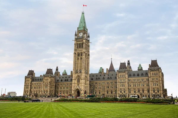Парламент Канады на Парламентском холме — стоковое фото