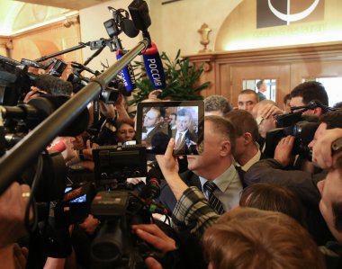 Petro Poroshenko Asem zirvesinde toplantıdan sonra