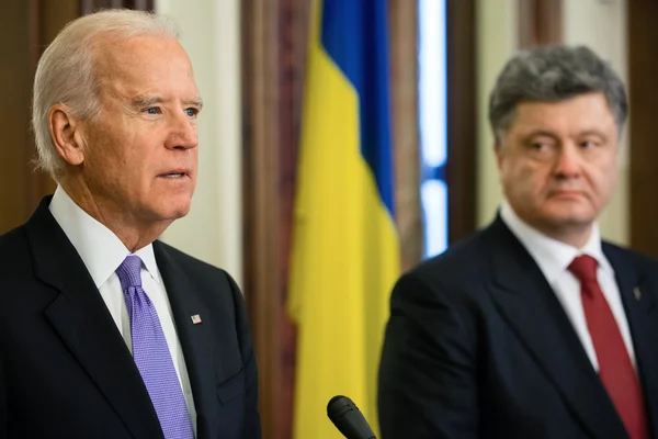 President van Oekraïne Petro Poroshenko en Vice President van de Verenigde Staten — Stockfoto