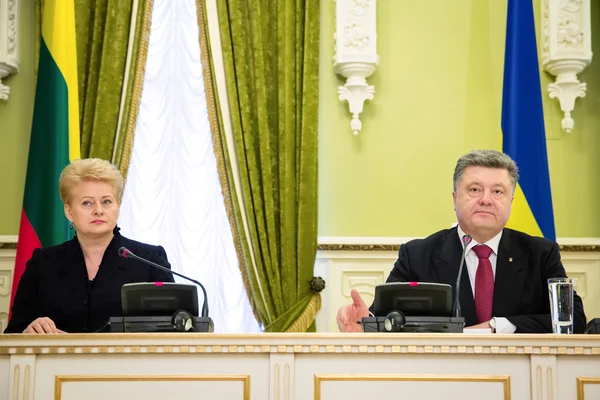 Presidents Petro Poroshenko and Dalia Grybauskaite — Stock Photo, Image