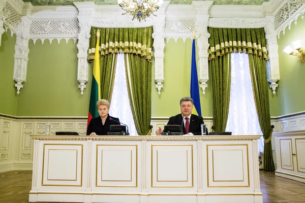 Presidents Petro Poroshenko and Dalia Grybauskaite — Stock Photo, Image