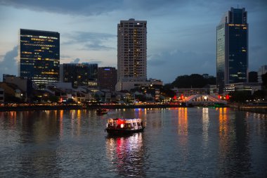  Singapur Rive akşam manzarası