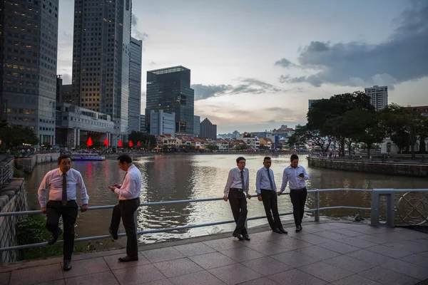 'S avonds weergave van de Singapore Rive — Stockfoto