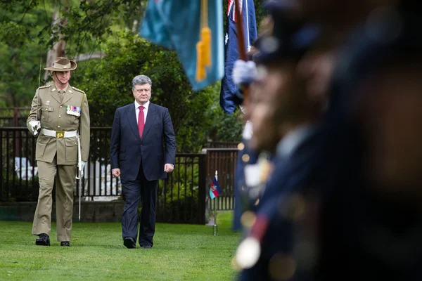 Official welcoming ceremony of President of Ukraine Poroshenko i — Stock Photo, Image