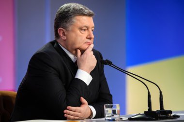 Basın toplantısında Ukrayna Poroshenko Başkan