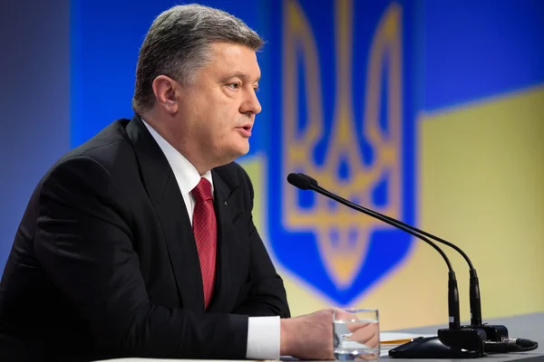 Прес-конференція Президента України Порошенко — стокове фото