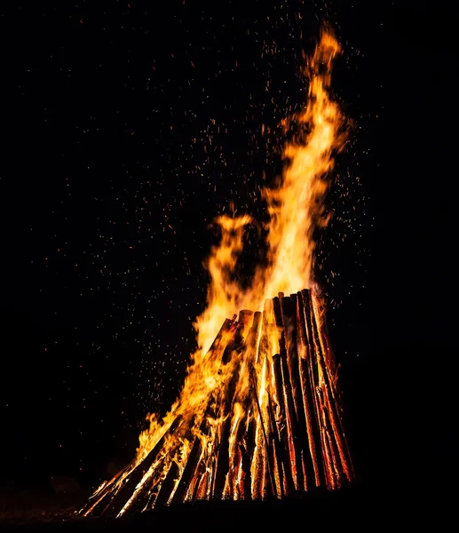 Big bonfire at night — Stock Photo, Image