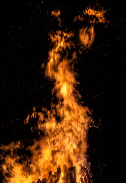 Big bonfire at night — Stock Photo, Image