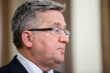 Lehçe başkanı Bronislaw Komorowski