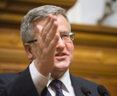Lehçe başkanı Bronislaw Komorowski