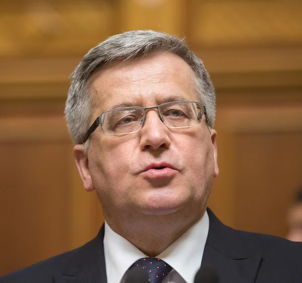 Lehçe başkanı Bronislaw Komorowski