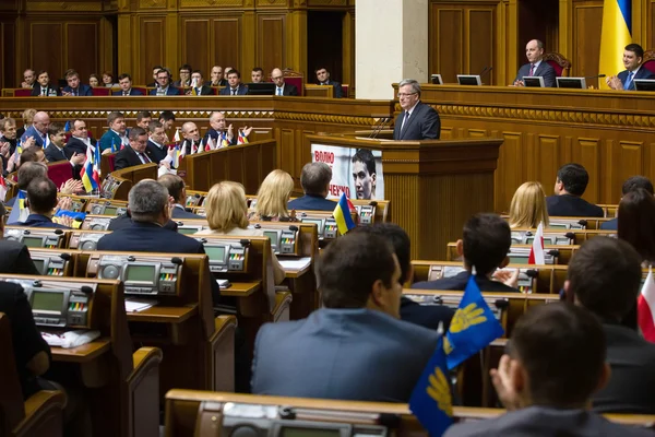 Bronislaw Komorowski in the Verkhovna Rada of Ukraine — Stock Photo, Image