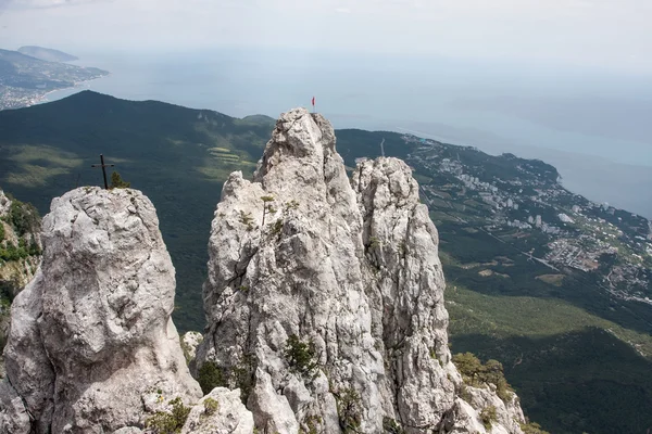 High rocks Ai-Petri of Crimean mountains — Stock Photo, Image