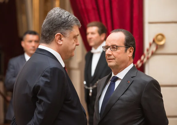 Petro Poroshenko en Francois Hollande — Stockfoto