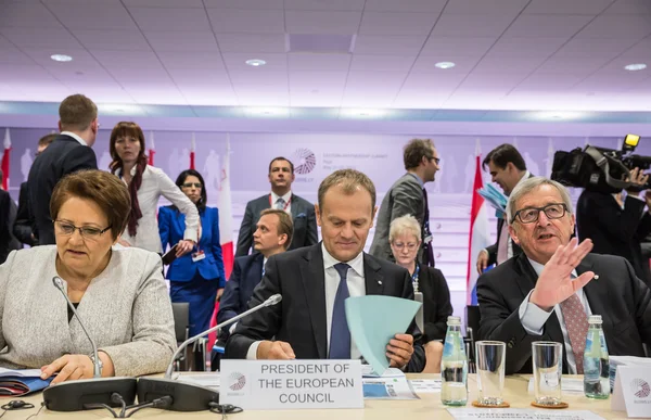 Donald Tusk i Jean-Claude Juncker — Zdjęcie stockowe