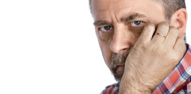 yaşlı adam bir baş ağrısı acı