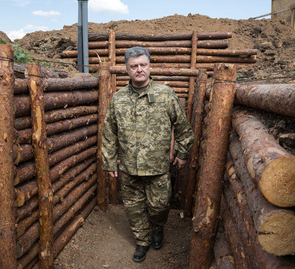 Poroshenko's visit to the frontline regions of Ukraine