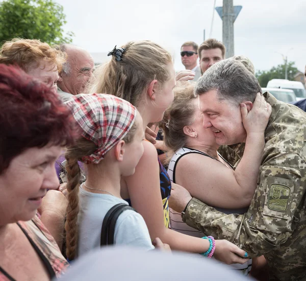 Poroshenko's visit to the frontline regions of Ukraine — Stock Photo, Image