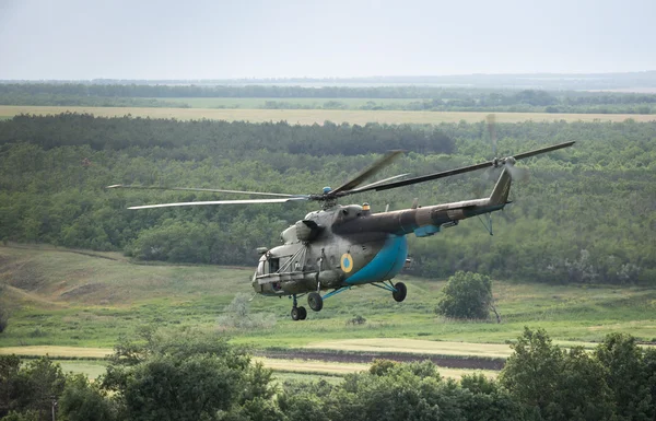 Военный вертолет Украины — стоковое фото