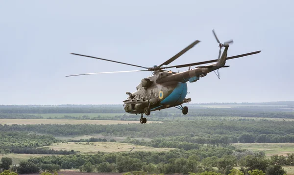 Военный вертолет Украины — стоковое фото