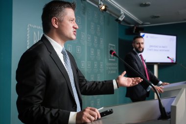 Dmitry Shimkiv ve Maxim Nefedov
