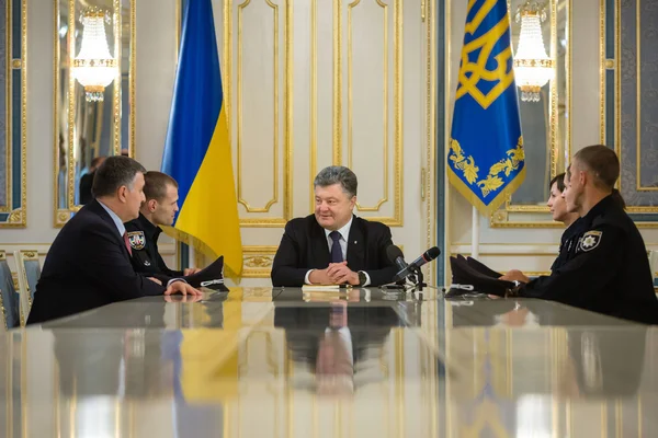 Presidente Poroshenko assinou Lei da Ucrânia sobre a Polícia Nacional — Fotografia de Stock