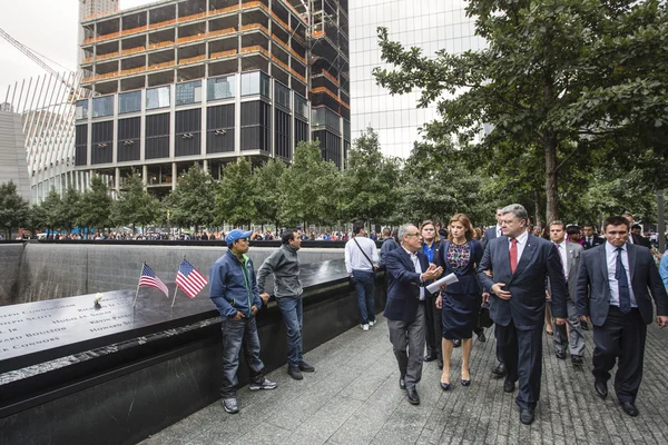 Президент Петр Порошенко во Всемирном торговом центре Ground Zero mem — стоковое фото