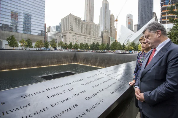 Президент Петр Порошенко во Всемирном торговом центре Ground Zero mem — стоковое фото