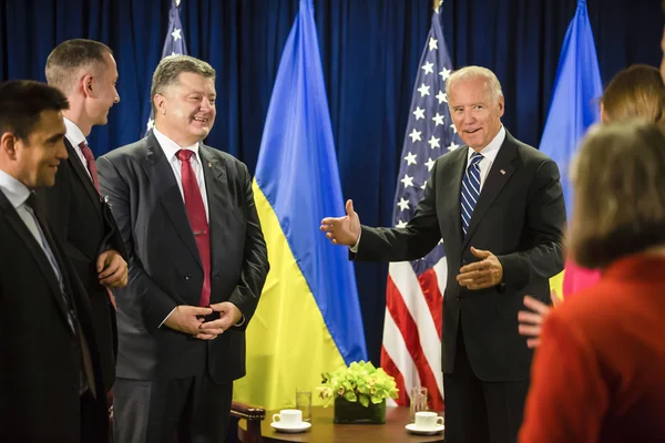 Petro Poroshenko and Joe Biden — Stock Photo, Image