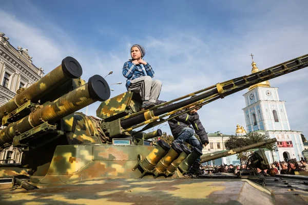Výstavy vojenské techniky v Kyjevě — Stock fotografie