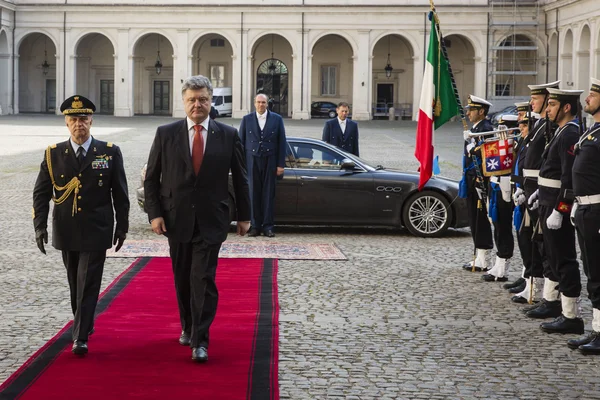 Президента України Петра Порошенка в Римі — стокове фото