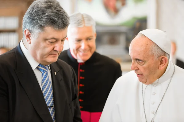 Petro Poroshenko y el Papa Francisco — Foto de Stock