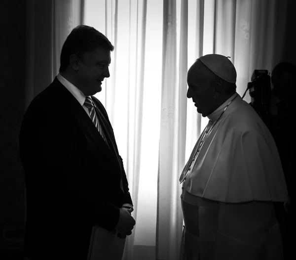 Petro Poroshenko y el Papa Francisco — Foto de Stock