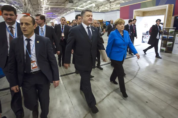 Petro Poroshenko y Angela Merkel —  Fotos de Stock