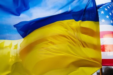 Ukrayna ve Amerika Birleşik Devletleri'nin ulusal bayrak 