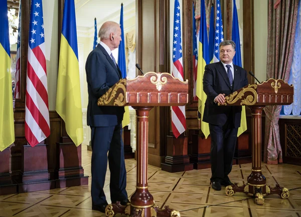 Joe Biden ve Petro Poroshenko — Stok fotoğraf