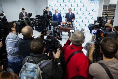Ukrayna petro poroshenko Başkanı'nın basın toplantısı