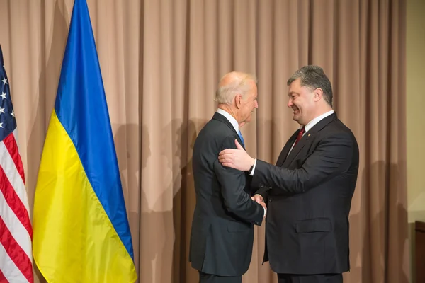 Petro Poroshenko and Joseph Biden — Stock Photo, Image