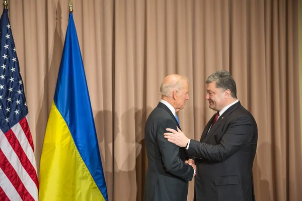 Petro Poroshenko and Joseph Biden — Stock Photo, Image