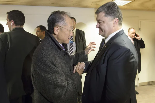 Petro Poroshenko, and Director of the World Bank, Jim Yong — Stock Photo, Image
