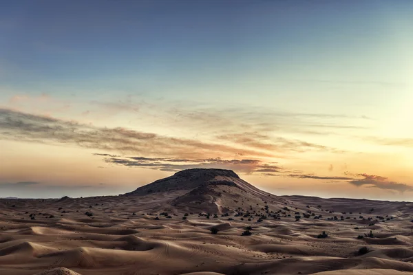 Tramonto colorato sul deserto — Foto Stock