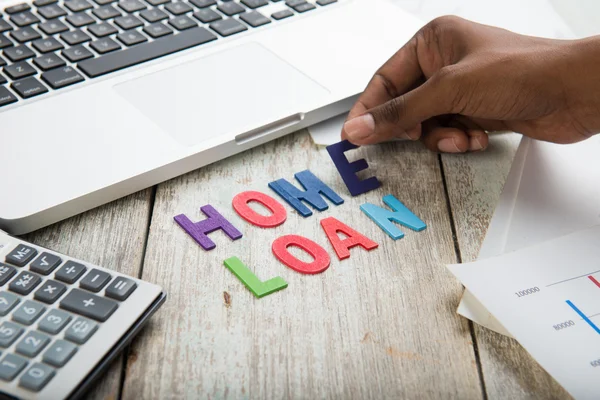 Palabras de préstamo hipotecario en portátil —  Fotos de Stock