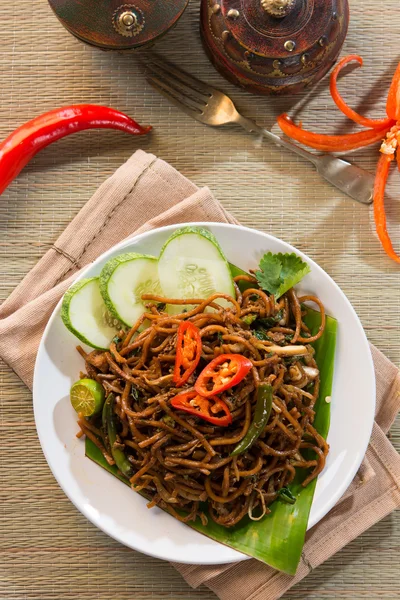 Mie goreng, mi goreng, fideos fritos indonesios —  Fotos de Stock