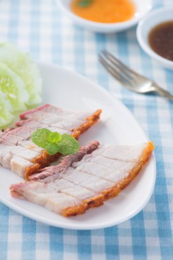 Gevrek kavrulmuş domuz yağı 