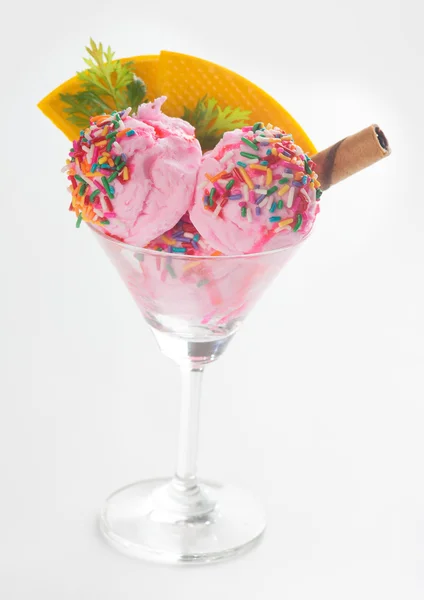 Delicious strawberry ice cream — Stock Photo, Image