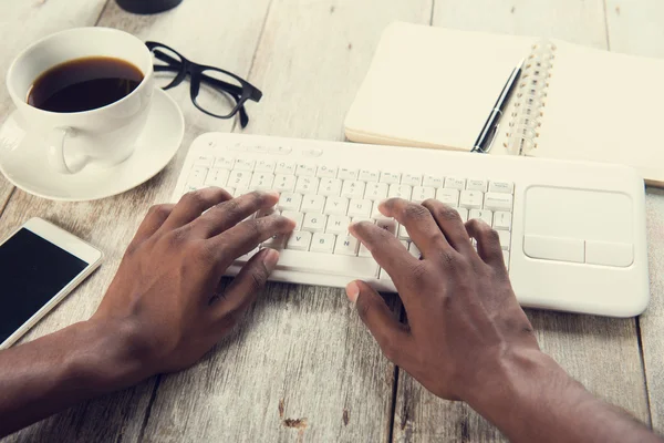 Man working on computer — Stock Photo, Image