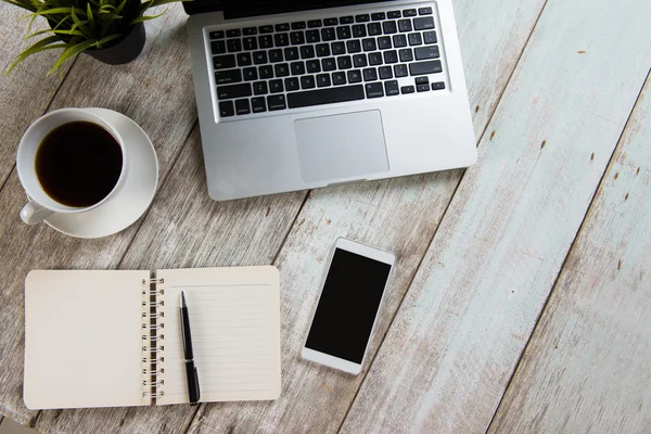 Laptop computer on desk — Stock Photo, Image