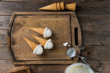 Vanilyalı dondurma. 