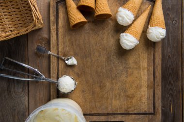 Vanilyalı dondurma. 